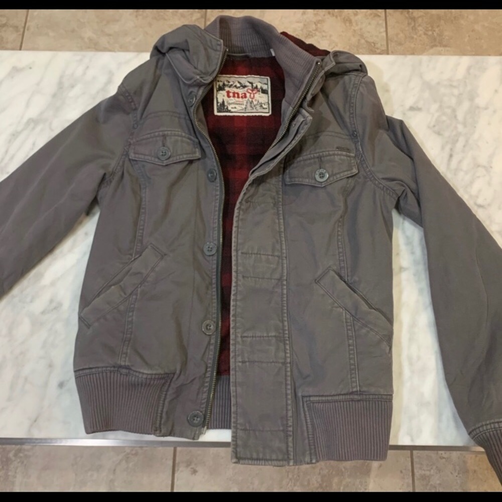 ISO Bella Swan Twilight Saga clothes - Picture 4 of 11